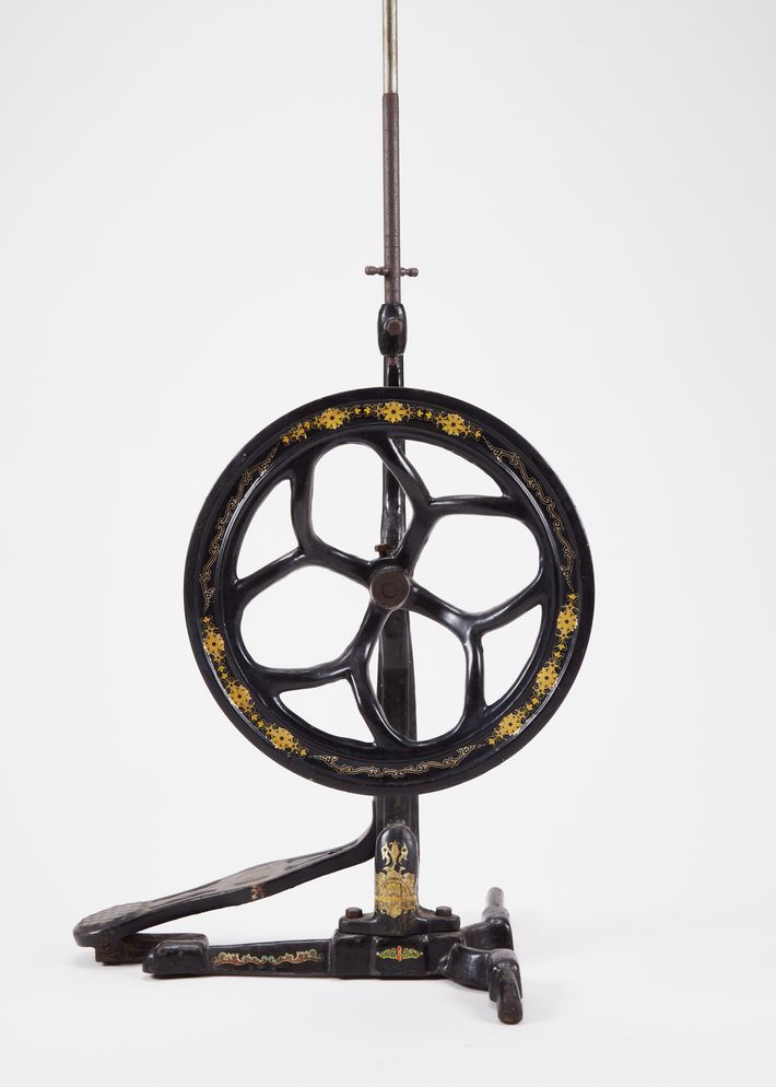 [뮤지엄x만나다] 꽃무늬 풋엔진 이야기 이미지